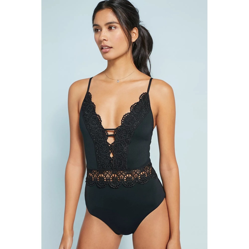 Becca Muse Black Show & Tell Crochet Lace Plunge One Piece Swimsuit | Size Large